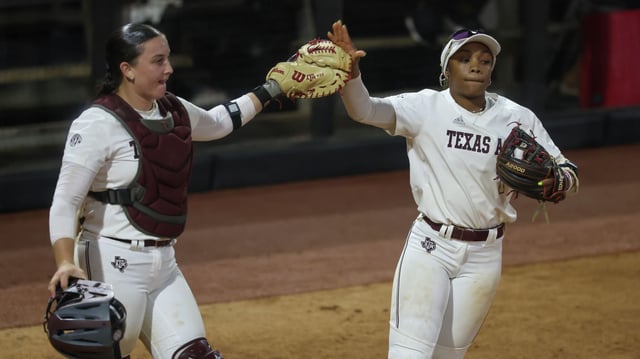 Kennedy Powell gave the Aggies the lead for good in the top of the eighth inning as Texas A&amp;M defeated Liberty on Sunday to stay alive.