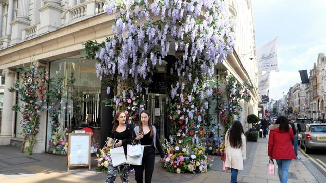 The exemption for international shoppers was removed in 2021