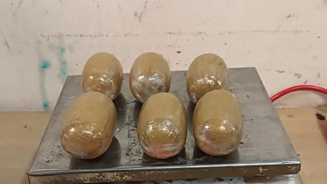 Smuggling bid foiled: Customs seize 5.75 kgs of gold, two flyers arrested