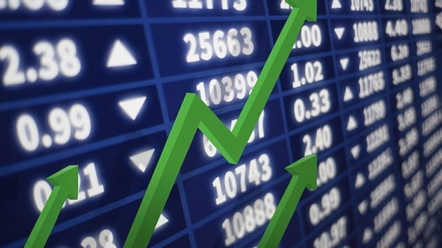 Inox Green Energy inks pacts for 285 MWp solar projects; stock jumps 6%