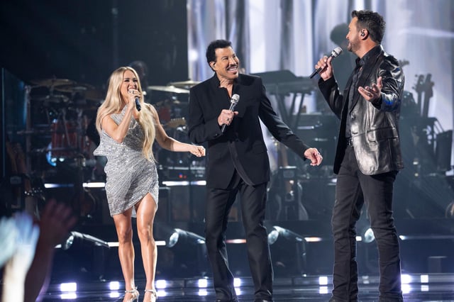 (L-R) &#39;American Idol&#39; judges Carrie Underwood, Lionel Richie and Luke Bryan took the stage during Sunday&#39;s season finale, where Jamal Roberts was crowned the Season 23 winner.