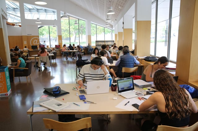 Estudiantes de bachillerato preparándose para la selectividad, el curso pasado..