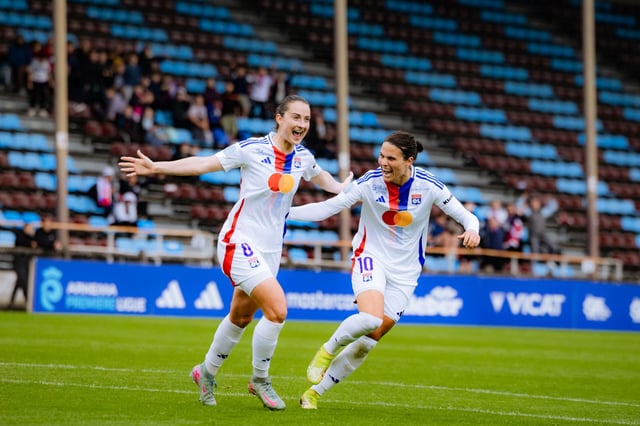 Sara Däbritz (l.) und Dzsenifer Marozsan verabschieden sich beide von Olympique Lyon.