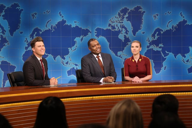 Michael Che apologized to Scarlett Johansson for his dirty joke he forced Colin Jost to tell back in December.