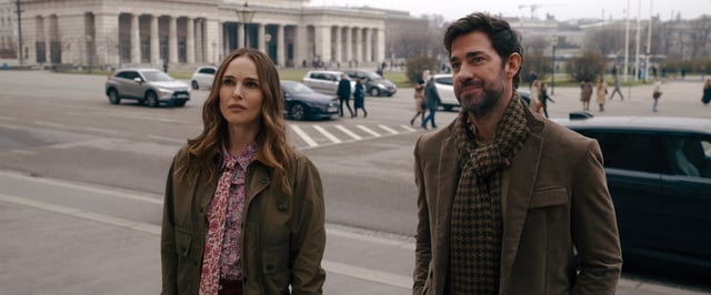 Natalie Portman and John Krasinski in &#34;Fountain of Youth,&#34; premiering 23 May 2025 on Apple TV+.