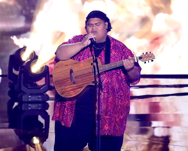 Ian Tongi performs on "American Idol" in 2023.