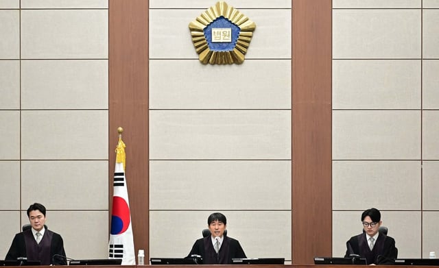 Judge Jee Kui-youn (centre) hears former president Yoon Suk-yeol’s insurrection trial at the Seoul Central District Court last month. Photo: Yonhap/EPA-EFE