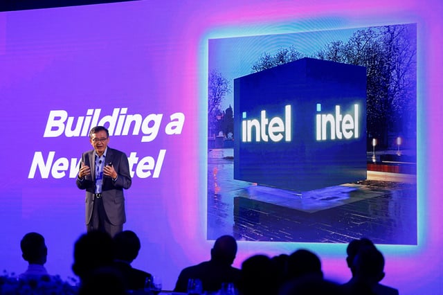 Intel CEO Lip-Bu Tan makes a speech on stage in Taipei, Taiwan May 19, 2025. REUTERS/Ann Wang/File Photo