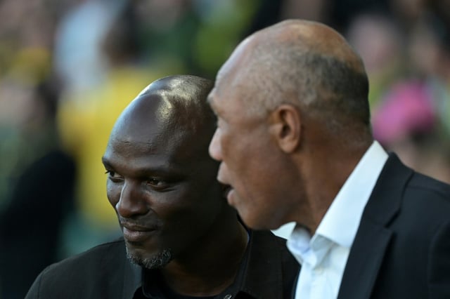 L'entraîneur de Montpellier Zoumana Camara (à gauche) et  Antoine Kombouaré, alors coach de Nantes, lors du match de L1 opposant leurs équipes le 17 mai 2025 au Stade de la Beaujoire–Louis Fonteneau de Nantes en France