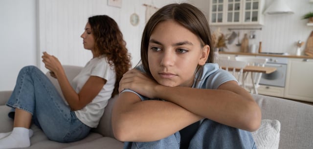 Wenn die Eltern viel am Smartphone hängen, leiden manche Kinder – zu diesem Ergebnis kommt eine neue US-Studie