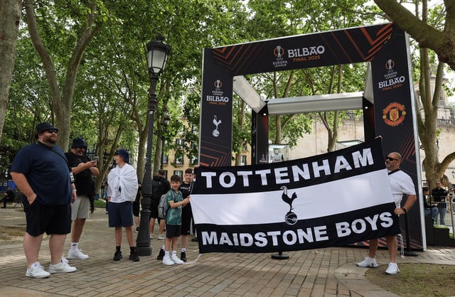 Soccer Football - Europa League - Final - Preview - Tottenham Hotspur v Manchester United - Bilbao, Spain - May 20, 2025 Tottenham Hotspur fans and signage are seen in Bilbao ahead of the Europa League final REUTERS/Pankra Nieto