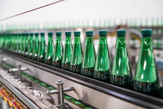 Un rapport d’enquête sénatorial paru le 19 mai révèle que l’État, en cédant au lobbying de Nestlé, s’est rendu complice de pratiques qui relèvent davantage du scandale politique que de la crise sanitaire.