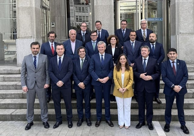 Autoridades presentes en el consejo de administración extraordinario de la Autoridad Portuaria de La Coruña