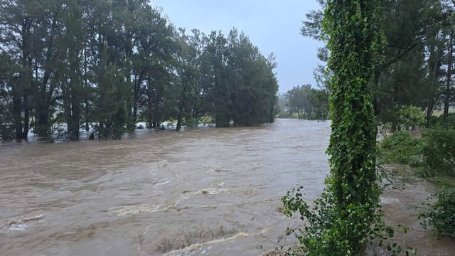 Wild weather continues to pound Australia's eastern coastline, with locals warned to prepare to head for higher ground.