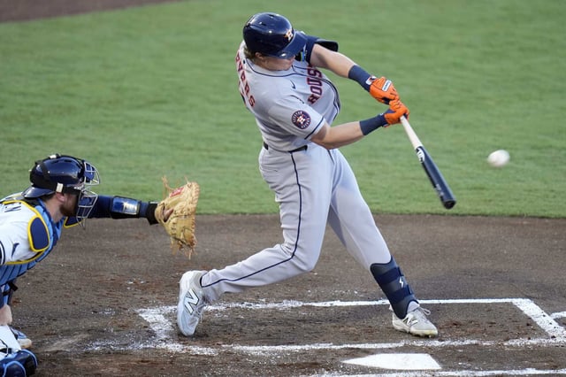 Jake Meyers connects for an RBI double to drive in the Astros&#39; first run in Tuesday&#39;s 3-2 loss to the Rays.