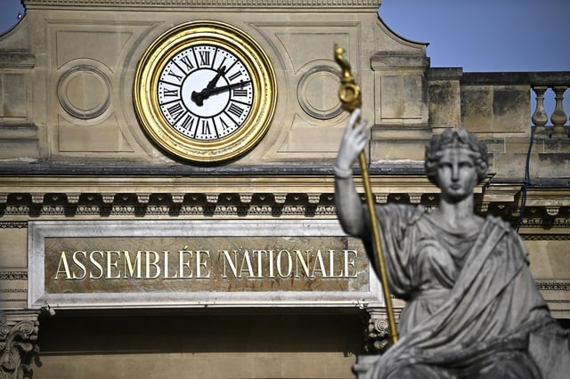 L’article, qui prévoit cinq conditions cumulatives, a été adopté par 164 voix pour et 103 voix contre.