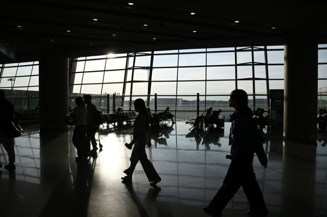 Une quinzaine d'associations demandent à la Commission européenne de lancer une enquête sur la facturation des bagages à main des compagnies aériennes Easyjet, Norvegian, Ryanair, Transavia, Volotea, Vueling et Wizzair