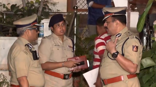 A detailed investigation is expected to begin once Byappanahalli railway police opens and examines the suitcase. 