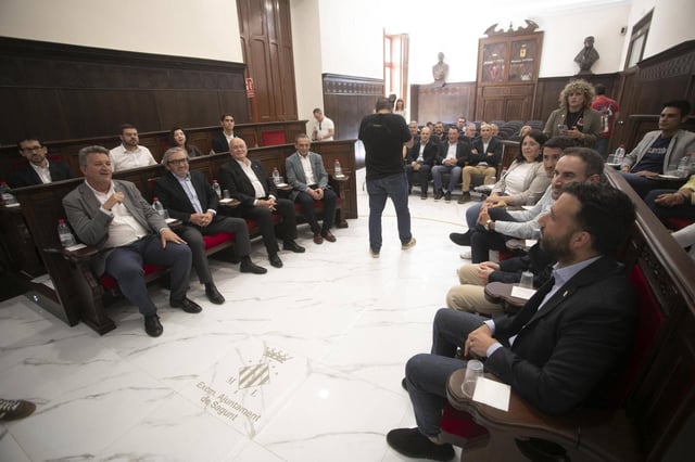 Asistentes a la presentación del nuevo servicio.
