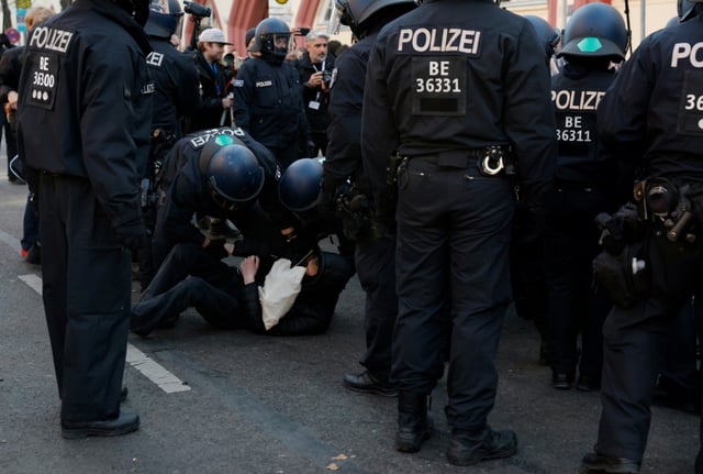 In nahezu allen Bereichen der polizeilichen Arbeit besteht das Risiko von Diskriminierungen.