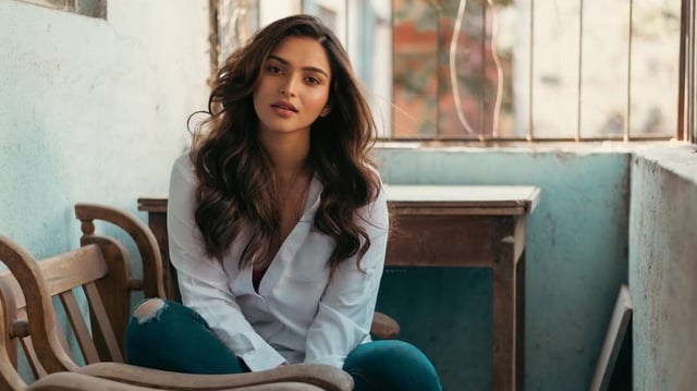 Kayadu Lohar recently gained fame when she acted in Dragon. 