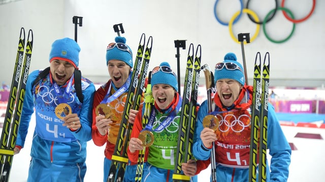 Ustjugow (2. von rechts) 2014 mit der russischen Staffel