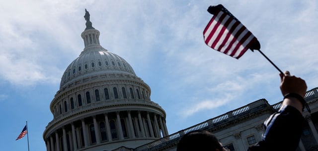 Dem Beschluss ging eine Marathonsitzung im US-Kapitol in Washington voraus