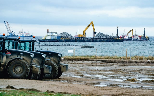 Die Stadt Fehmarn ist mit einer Klage gegen den ersten Abschnitt der Schienenanbindung des Fehmarnbelttunnels zwischen Deutschland und Dänemark gescheitert.