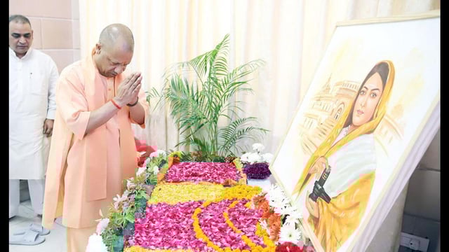 Chief minister Yogi Adityanath paying tributes to Ahilyabai Holkar. (Sourced)