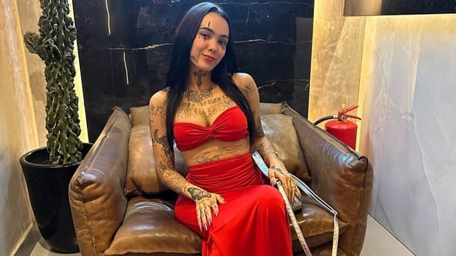 An influencer was repeatedly stabbed by her boyfriend while live-streaming.