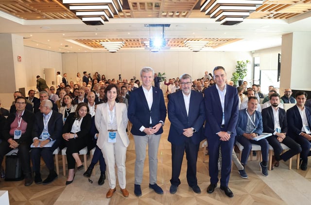 De izquierda a derecha, Patricia Moreira, Alfonso Rueda, José Luis Alonso Mosquera y Alberto Cominges, en la asamblea general de Ceaga.