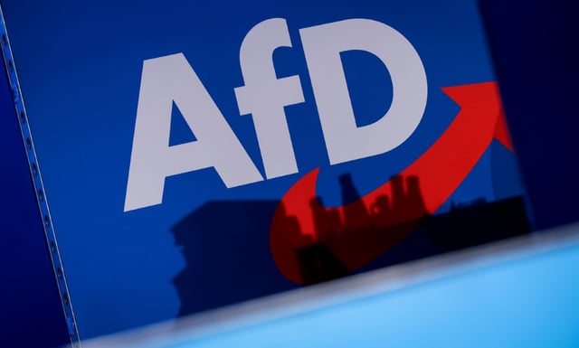 Der Brandenburger Verfassungsschutz hat die Einstufung des AfD-Landesverbands als gesichert rechtsextremistische Bestrebung vorläufig ausgesetzt. Nach Angaben des Landesinnenministeriums gab der Verfassungsschutz eine sogenannte Stillhaltezusage ab.