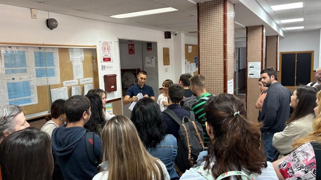 Las oposiciones de Educación de la Generalitat, esta mañana en el IES La Misericordia.