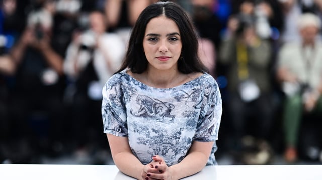 Le nouveau film d’Hafsia Herzi (ici, en 2025) est adapté du roman de Fatima Daas, publié en 2020.