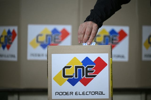 Zehn Monate nach seiner umstrittenen Wiederwahl will Venezuelas Präsident Maduro bei den Parlaments- und Regionalwahlen seine Macht weiter ausbauen. Gewählt werden die Gouverneure der Bundesstaaten und die Abgeordneten der Nationalversammlung.