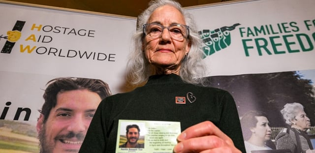 Debra Tice, mère du journaliste américain disparu en Syrie Austin Tice, assiste à une conférence de presse à Damas, sous les auspices du groupe américain Hostage Aid Worldwide, le 20 janvier 2025