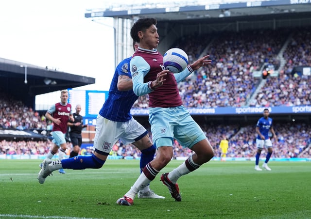 Soccer Football - Premier League - Ipswich Town v West Ham United - Portman Road, Ipswich, Britain - May 25, 2025 West Ham United's Edson Alvarez in action REUTERS/Maja Smiejkowska