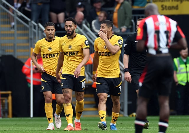 Soccer Football - Premier League - Wolverhampton Wanderers v Brentford - Molineux Stadium, Wolverhampton, Britain - May 25, 2025 Wolverhampton Wanderers' Andre and Matheus Cunha react after Marshall Munetsi scores their first goal REUTERS/Isabel Infantes