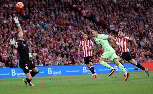 Soccer Football - LaLiga - Athletic Bilbao v FC Barcelona - San Mames, Bilbao, Spain - May 25, 2025 FC Barcelona's Robert Lewandowski scores their first goal REUTERS/Pankra Nieto