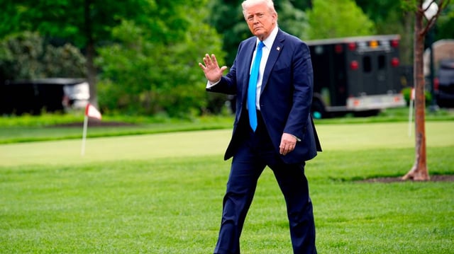 U.S. President Donald Trump walks on the South Lawn of the White House in Washington, D.C., before his departure to Alabama on Thursday, May 1, 2025. (Yuri Gripas/Abaca Press/TNS)