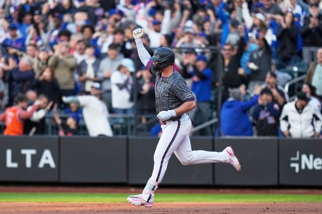 New York Mets&#39; Pete Alonso reacts after hitting a two-run home run during the first inning of a baseball game against the Los Angeles Dodgers, Sunday, May 25, 2025, in New York. (AP Photo/Seth Wenig)
