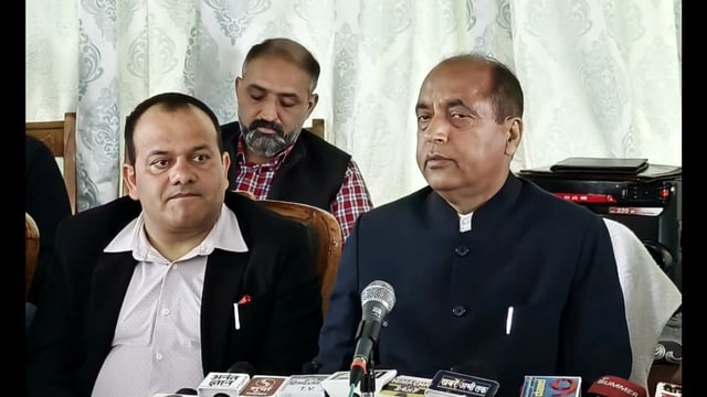 Leader of Opposition in the Himachal assembly Jai Ram Thakur addressing the media in Shimla on Sunday. (HT Photo)