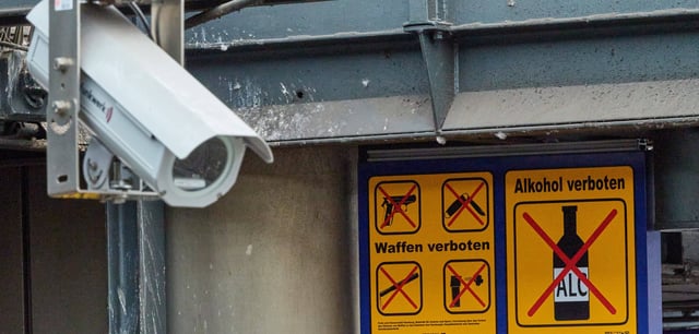 Eine Überwachungskamera im Hamburger Hauptbahnhof