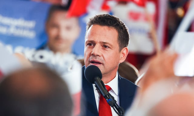 Rafal Trzaskowski, le maire de Varsovie, candidat pro-européen à la présidentielle polonaise, lors d'un meeting à Sandomierz, à l'issue du premier tour le 18 mai  (Photo by Beata Zawrzel / NurPhoto / NurPhoto via AFP)