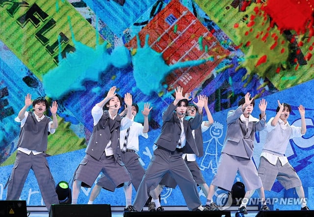 K-pop boy group KickFlip performs a new song during a media showcase for its second EP, "Kick Out, Flip Now!," in Seoul on May 26, 2025. (Yonhap)