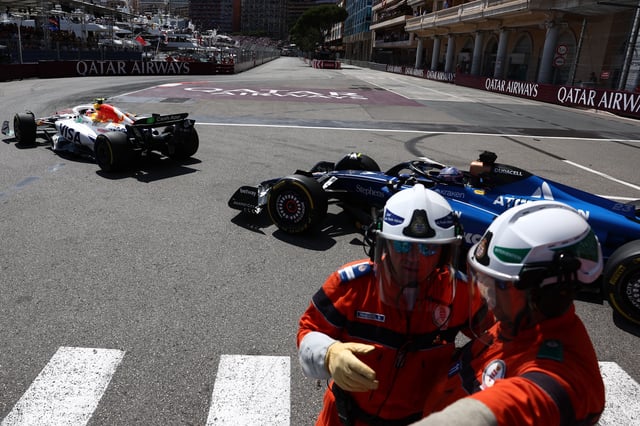 Formula One F1 - Monaco Grand Prix - Circuit de Monaco, Monaco - May 25, 2025 Williams' Alexander Albon in action REUTERS/Jakub Porzycki