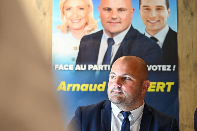 Le candidat et député sortant RN Arnaud Sanvert, ici à Montceau-les-Mines le 15 mai, a perdu son siège lors de l’élection législative partielle en Saône-et-Loire ce dimanche.