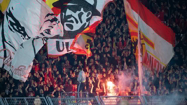 Union-Fans zünden Pyro beim Gastspiel in Dortmund
