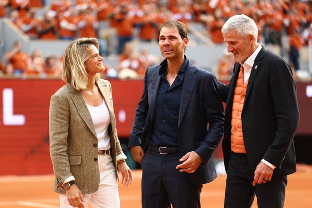 Les T-shirts distribués en hommage à Rafael Nadal déjà en vente à plus de 500 euros sur Vinted