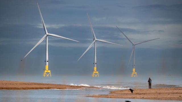 Almost half of the respondents surveyed said oil and gas professionals were leaving Scotland to work abroad owing to weak confidence in the domestic industry and uncompetitive policies
